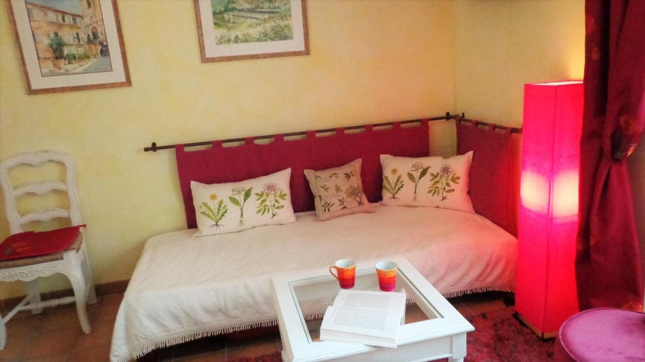 Bed and Breakfast Santolines En Provence Piolenc Екстер'єр фото